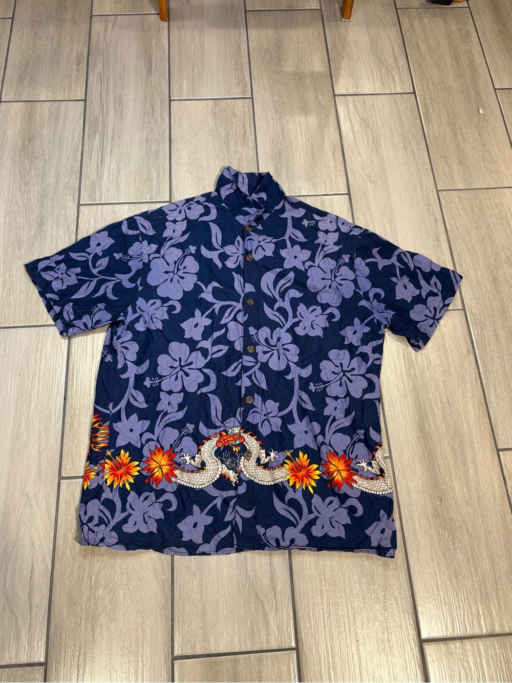 the hawaiian original DRAGON shirt  SIZE Large